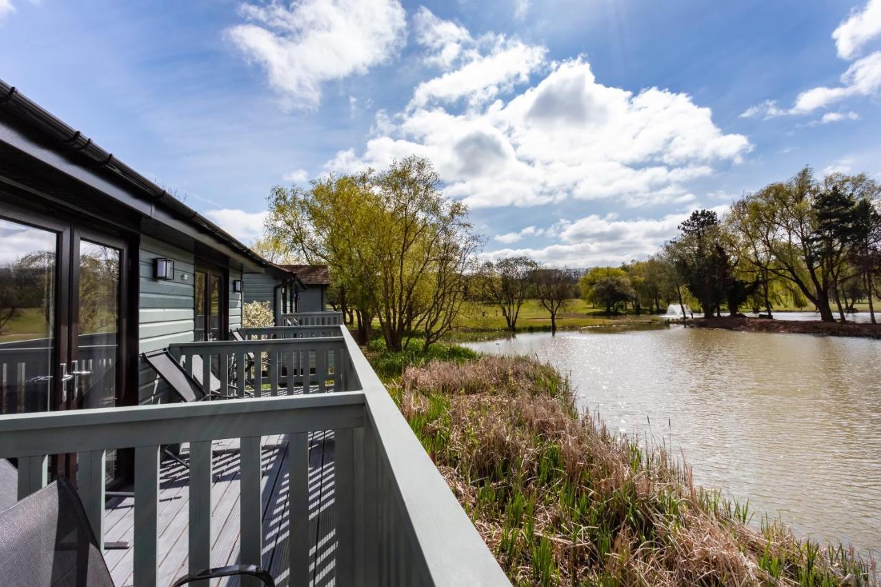 The Vale Golf & Country Club Bishampton Exterior foto